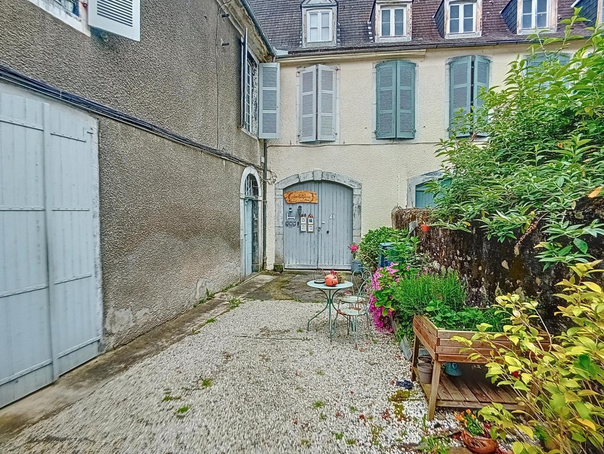 Les Glycines Oloron Hotel Luaran gambar