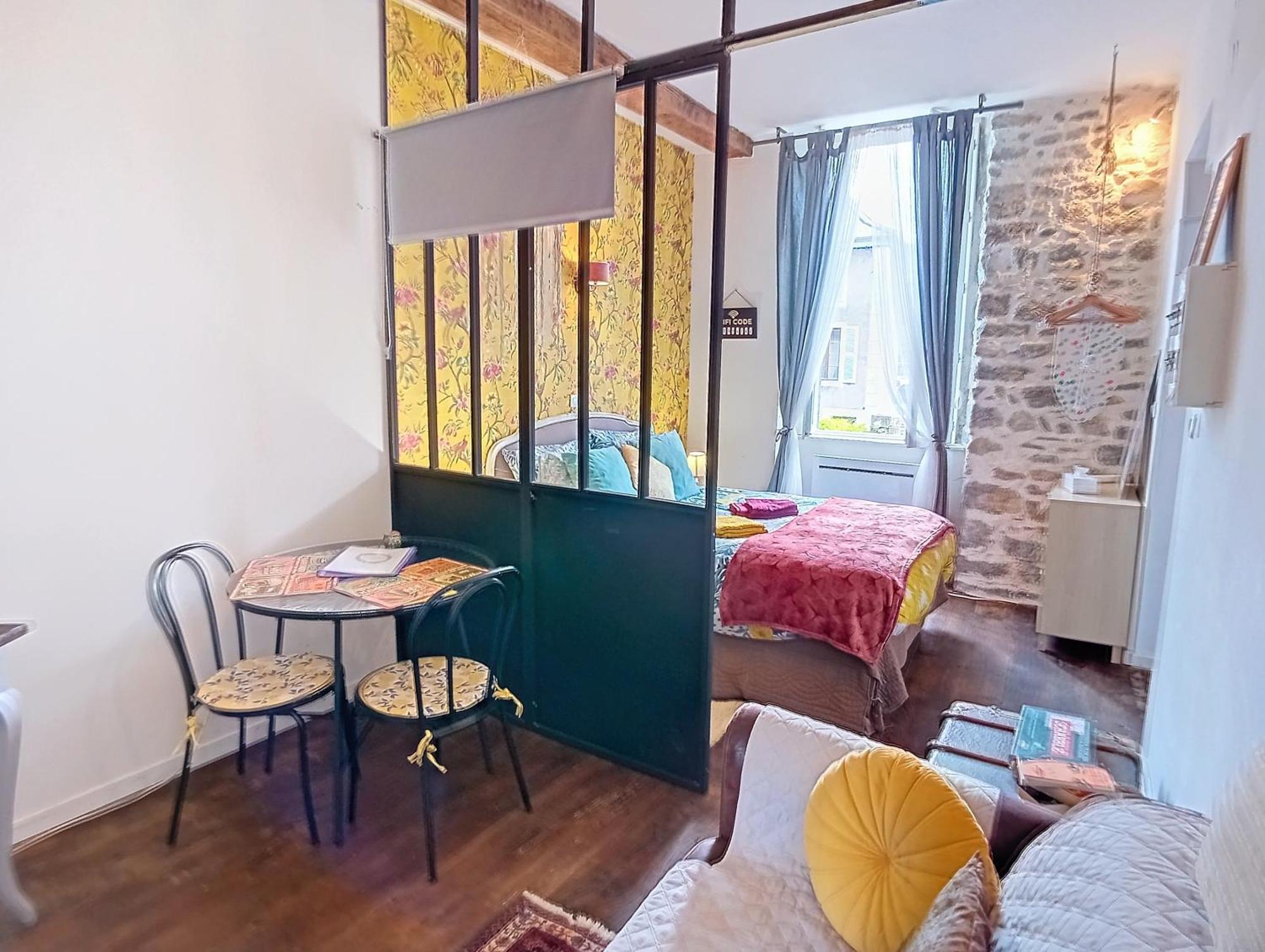 Les Glycines Oloron Hotel Luaran gambar
